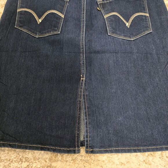 Levis Denim Skirt Sz 8 Straight Dark Blue Wash Stretch Casual Classic Midi - Picture 8 of 8